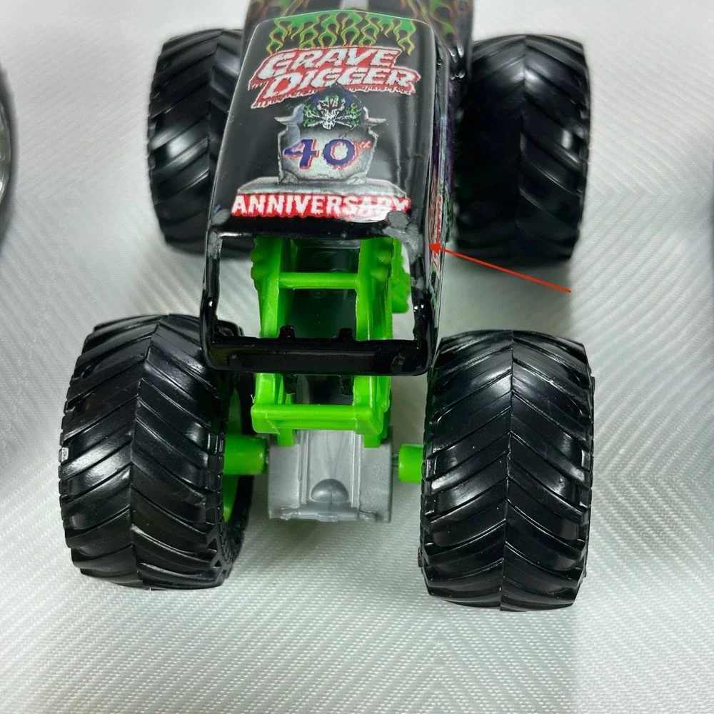 Lot of 5 Hot Wheels Monster Jam Trucks 1:64 - Various incl.Grave Digger 40 Anniv